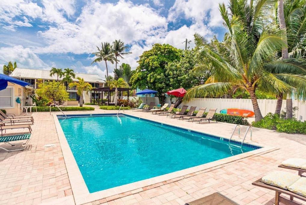 Beach Living At Island Pine Villas Джорджтаун Экстерьер фото